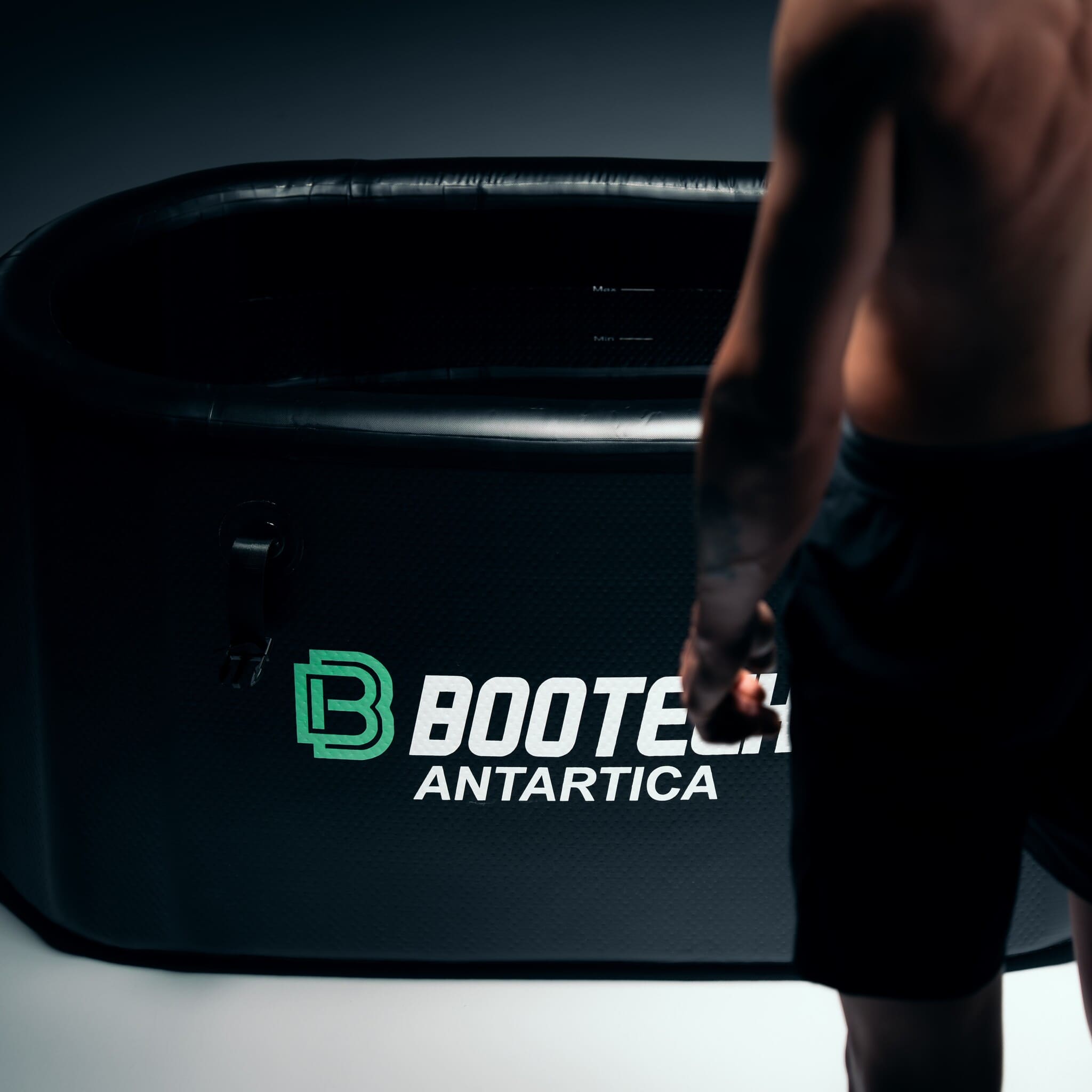 Dispositivo de presoterapia Bootech Antartica para recuperación muscular y bienestar en casa